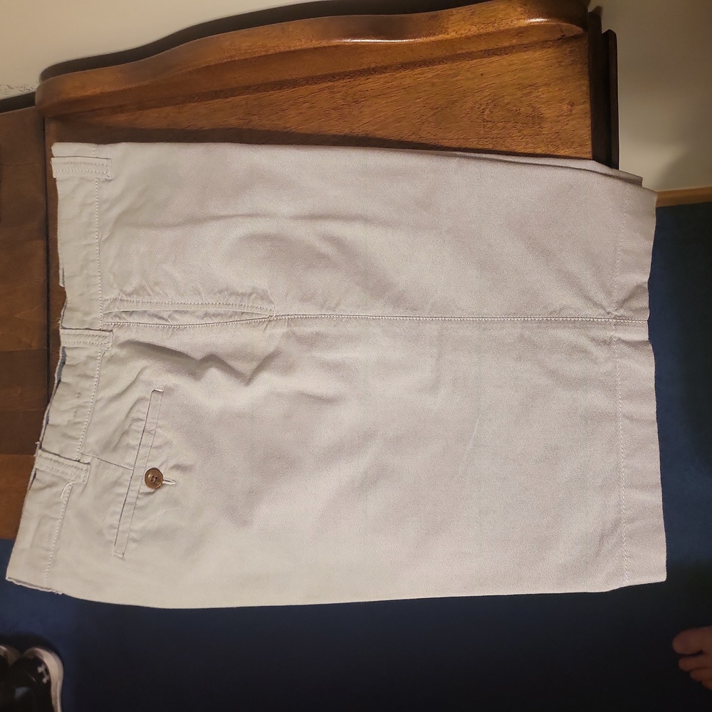 J Crew shorts. Lightly worn. Size 34 - Picture 2 of 3